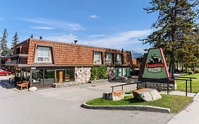 Tonquin Inn  3*